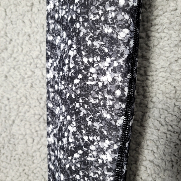 Lululemon Shine Tight Shimmy Shimmer Womens 4 Athlesuire Sporty Yoga Gym Sporty - Picture 11 of 16